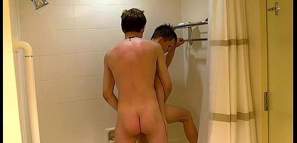  Twinks XXX William and Damien get into the shower together for a lil&039;